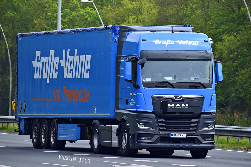 _DSC3119-crop-Große-Vehne Transporte-MAN TGX II.JPG