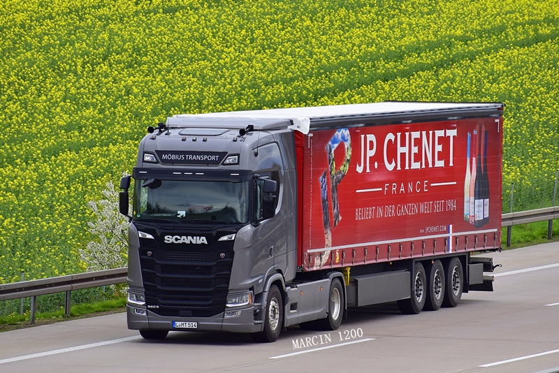 _DSC1561-crop-Möbius Transporte-Scania S NG.JPG