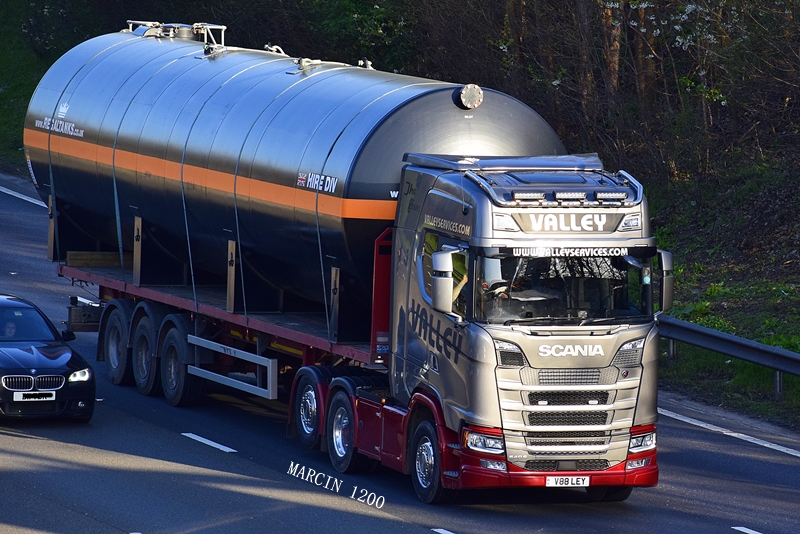 _DSC9911-crop-Valley Services-Scania S NG.JPG