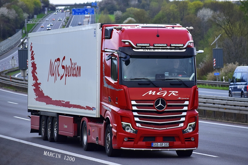 _DSC1157-crop-Mercedes-Benz Actros MP5-MGR Spedition.JPG