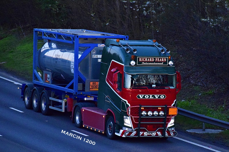 _DSC9887-crop-Richard Fearn-VOLVO FH IV.JPG