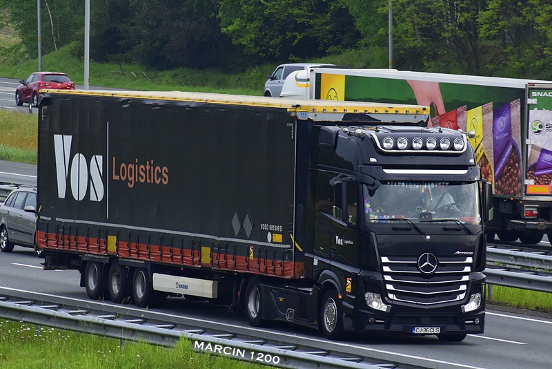 _DSC3752-crop-Vos Logistics-Mercedes-Benz Actros MP4.JPG