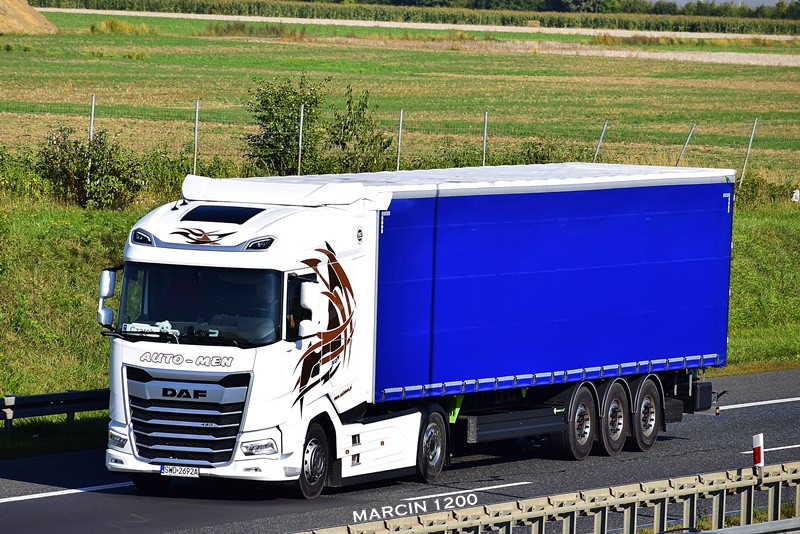 _DSC7055-crop-AUTO-MEN - DAF XG+.JPG