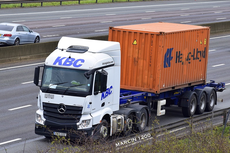 _DSC0361-crop-KBC-Mercedes-Benz Actros MP4.JPG