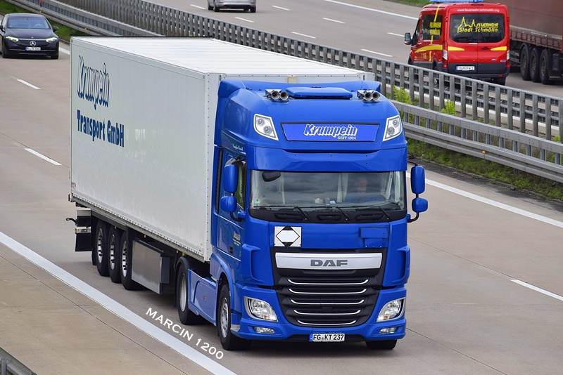 _DSC1332-crop-Krumpein Transport-DAF XF106.JPG