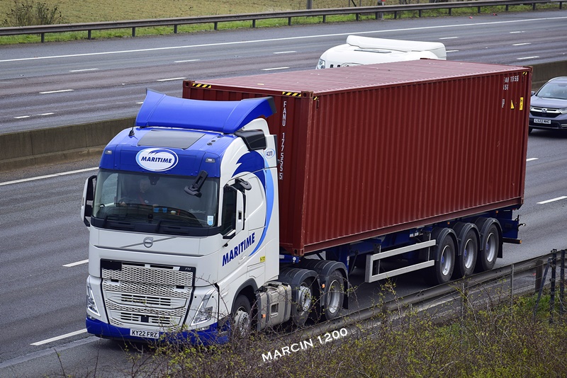 _DSC0288-crop-Volvo FH V-MARITIME.JPG