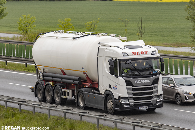 Scania R410 Młot.jpg