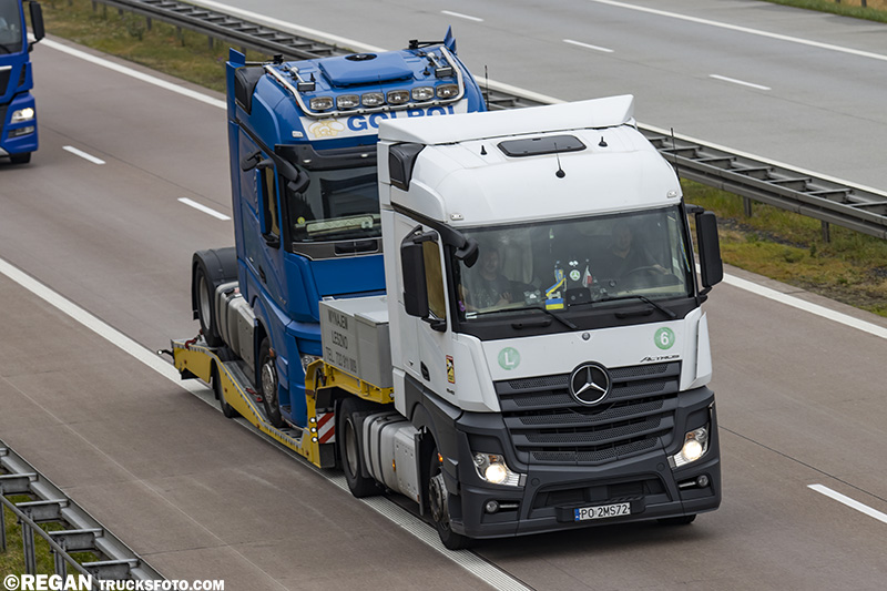 Mercedes-Benz Actros MP4.jpg