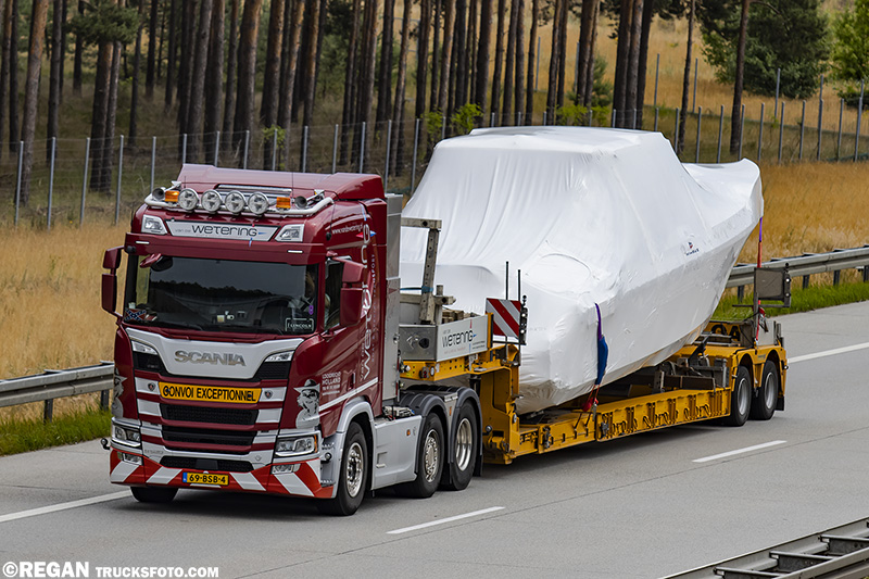 Scania R520 V8 - Van de Wetering.jpg