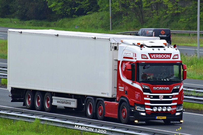 _DSC4186-crop-VERBOON-SCANIA R520 NG V8.JPG