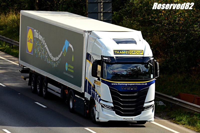 DSC_8331.JPG Thames group.JPG