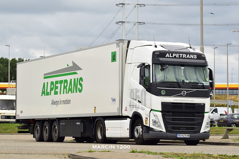 _DSC6682-crop-ALPETRANS-VOLVO FH V.JPG