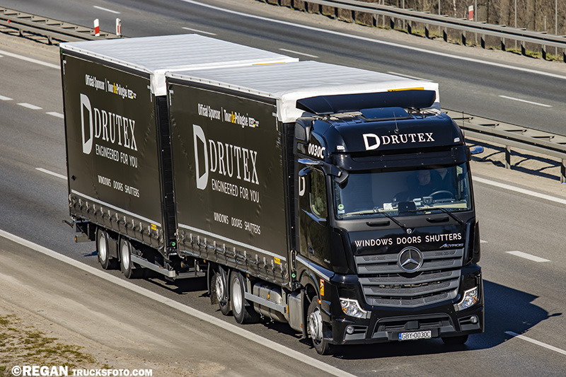 Mercedes-Actros MP5 - Drutex.jpg