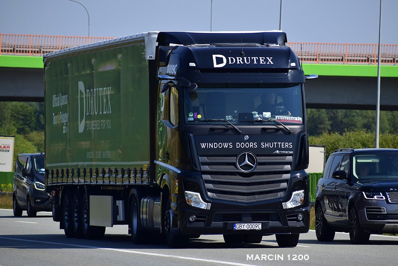 _DSC6036-crop-Mercedes-Actros MP5.JPG