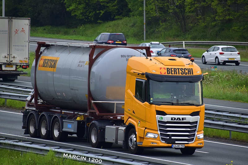 _DSC3910-crop-DAF XF 450-Bertschi.JPG