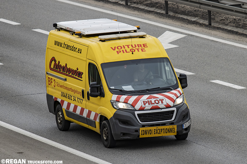 Peugeot Boxer Chlechowicz Pilot.jpg