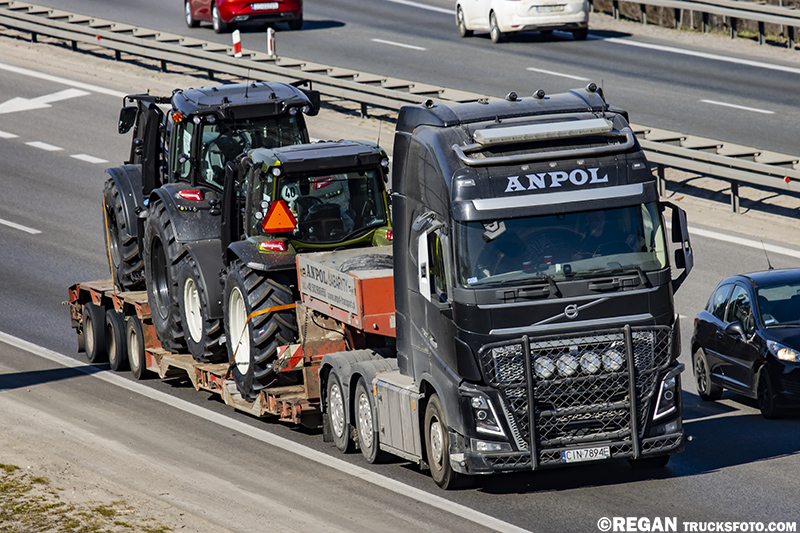 Volvo FH4 - Anpol.jpg