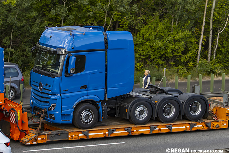 Mercedes-Benz Actros MP5 L - Navigator.jpg
