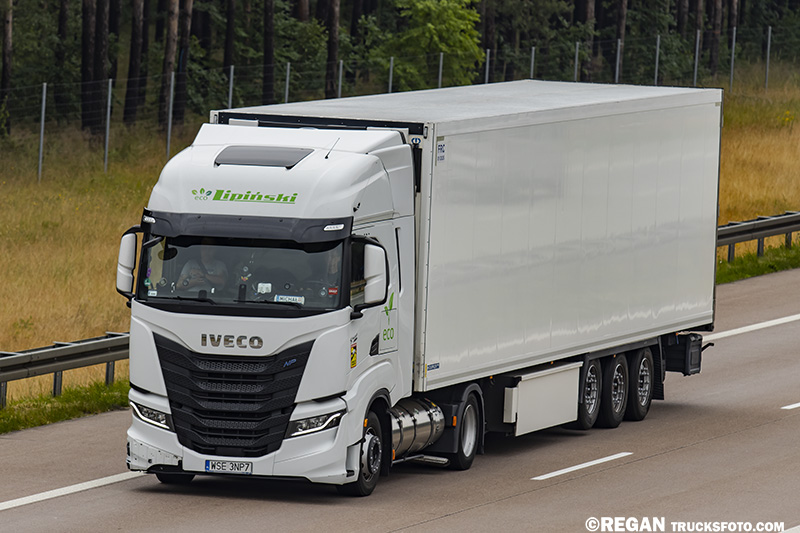 Iveco S-Way LNG - Lipiński.jpg