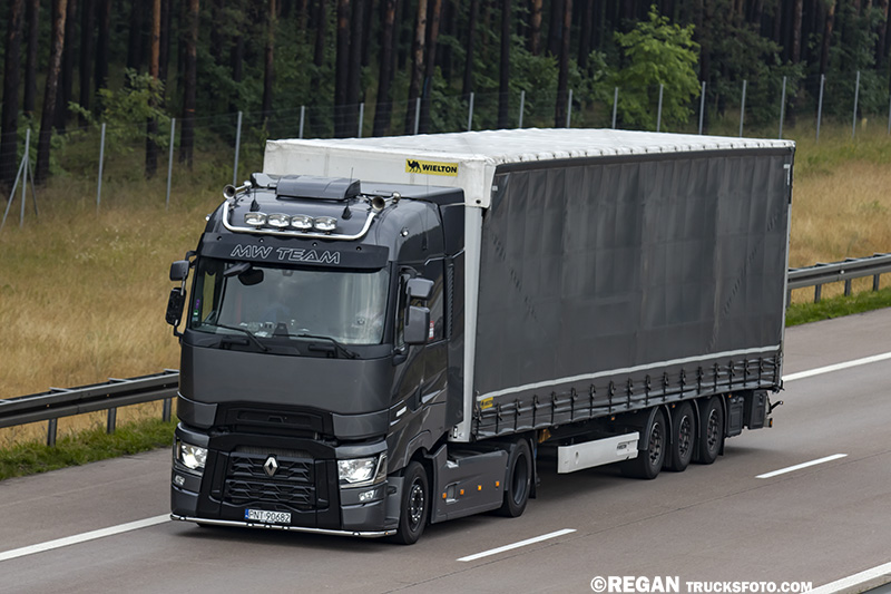 Renault Range T - MW Team.jpg