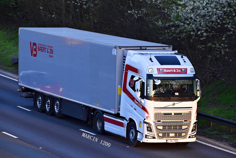 _DSC0034-crop-VOLVO FH 4-Baert & ZN.JPG