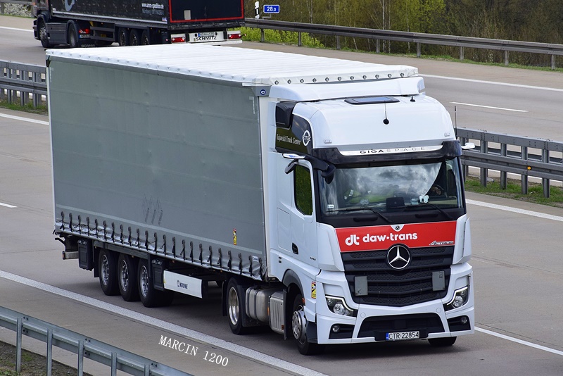 _DSC2084-crop-Mercedes-Benz Actros MP5 - Daw-Trans.JPG