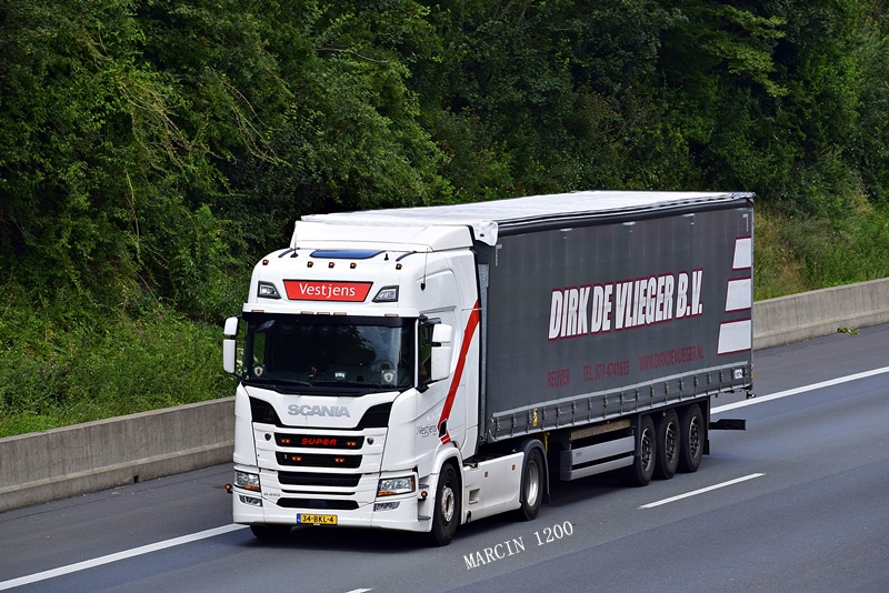 _DSC8861-crop-Vestjens Transport-SCANIA R NG.JPG