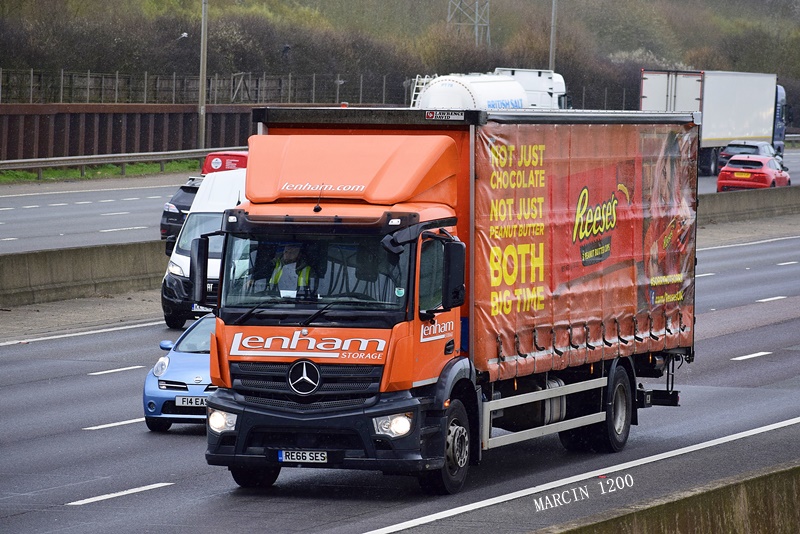 _DSC0864-crop-Lenham Storage -Mercedes-Benz Actros.JPG