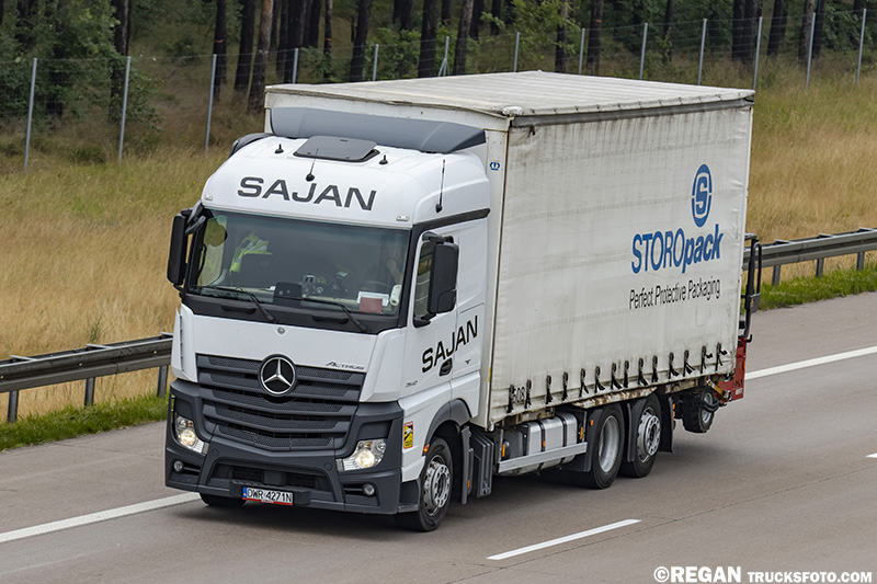 Mercedes-Benz Actros MP4 - Sajan.jpg