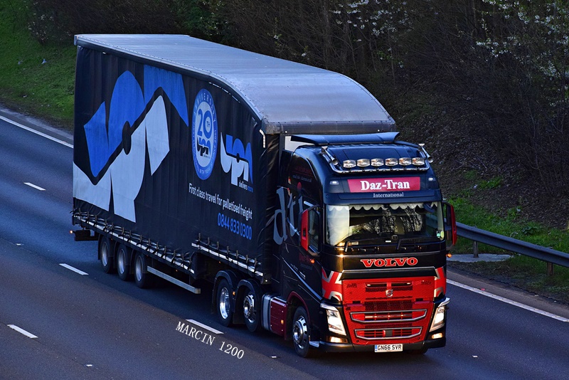 _DSC0036-crop-Daz Tran International-VOLVO FH IV.JPG