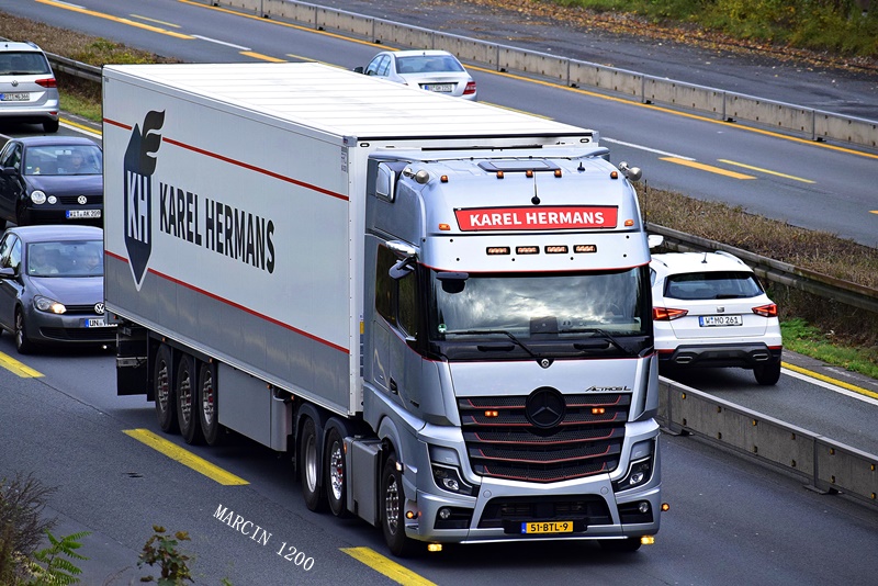 _DSC8218-crop-Karel Hermans-Mercedes-Benz Actros MP5.JPG