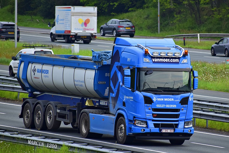 _DSC3820-crop-VAN MOER-DAF XG.JPG