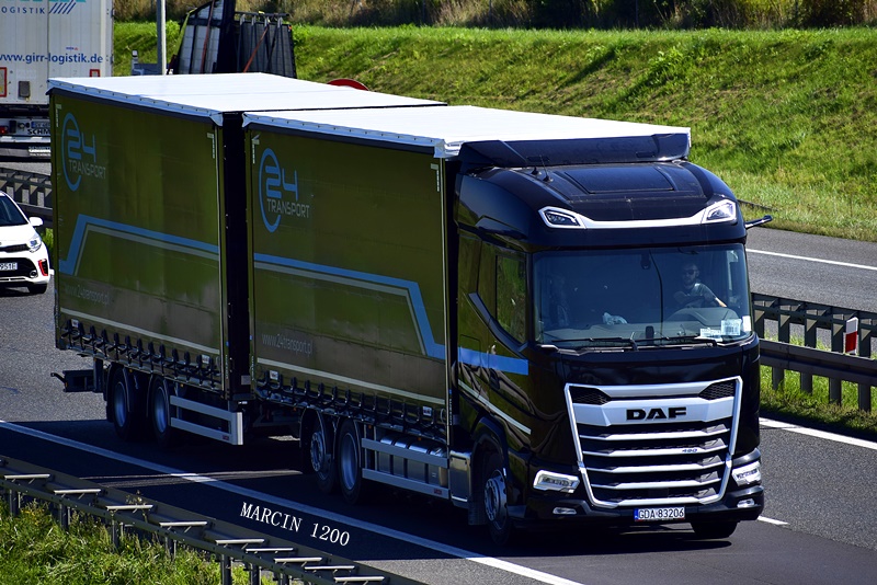 _DSC6428-crop-24TRANSPORT-DAF XG.JPG