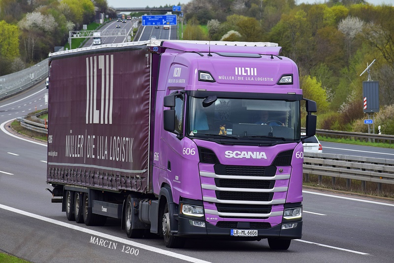 _DSC1270-crop-Müller - Die lila Logistik-SCANIA S410.JPG