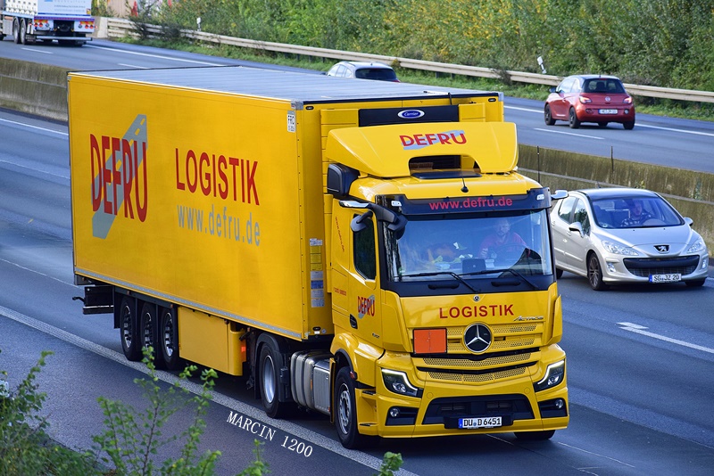 _DSC7727-crop-DEFRU-Mercedes-Benz Actros MP5.JPG