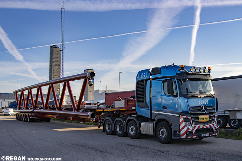 Mercedes-Benz Actros MP4 4158 - Bingo.jpg