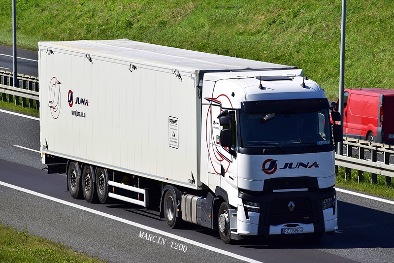 _DSC6448-crop-juna-RENAULT RANGE-T EVO.JPG