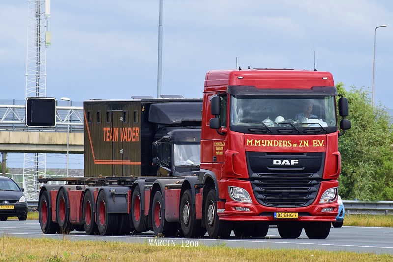 _DSC6764-crop-M.MIJNDERS & ZN B.V.-DAF XF 106.JPG