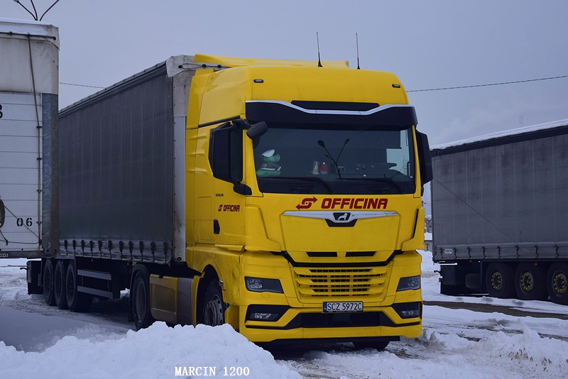 _DSC8367-crop-PKS OFFICINA-MAX TGX II.JPG