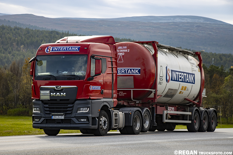 Man TGX II - Intertank.jpg