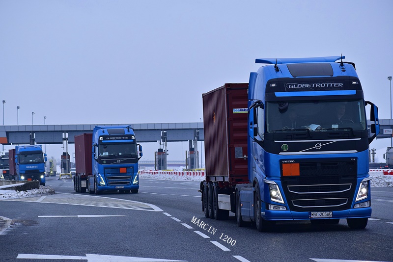 _DSC8449-crop-Morado-VOLVO FH IV.JPG