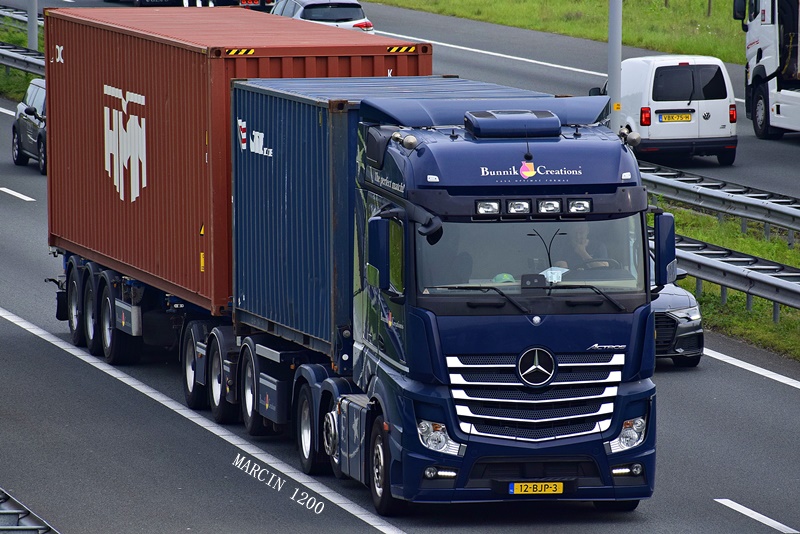 _DSC3343-crop-Bunnik Creations-Mercedes-Benz Actros MP4-25,25m.JPG