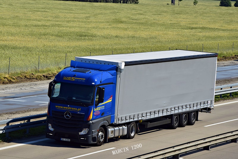 _DSC9443-crop-WESTRANS- Mercedes-Benz Actros MP4.JPG