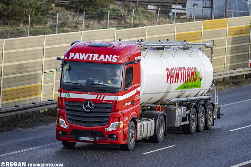 Mercedes-Benz Actros MP5 Pawtrans.jpg