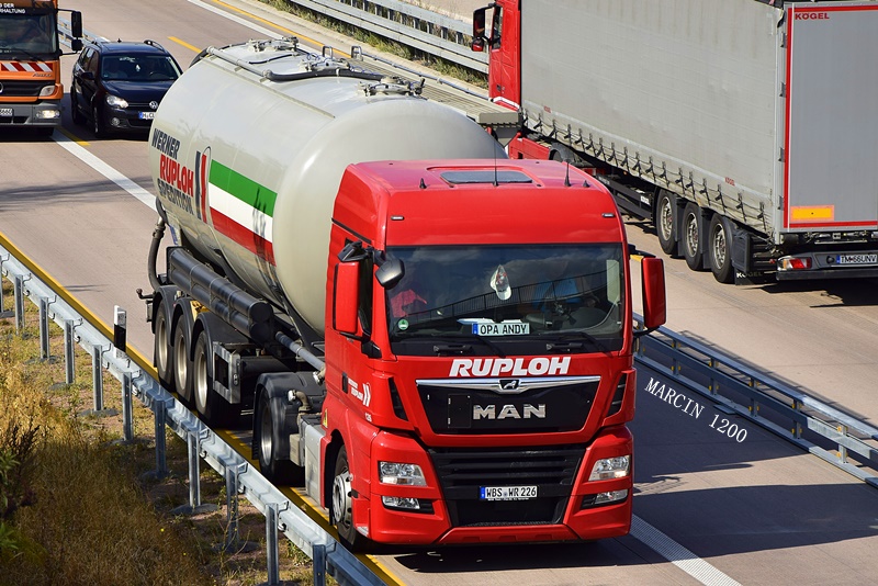 _DSC2723-crop-RUPLOH-MAN TGX Euro6 II.JPG