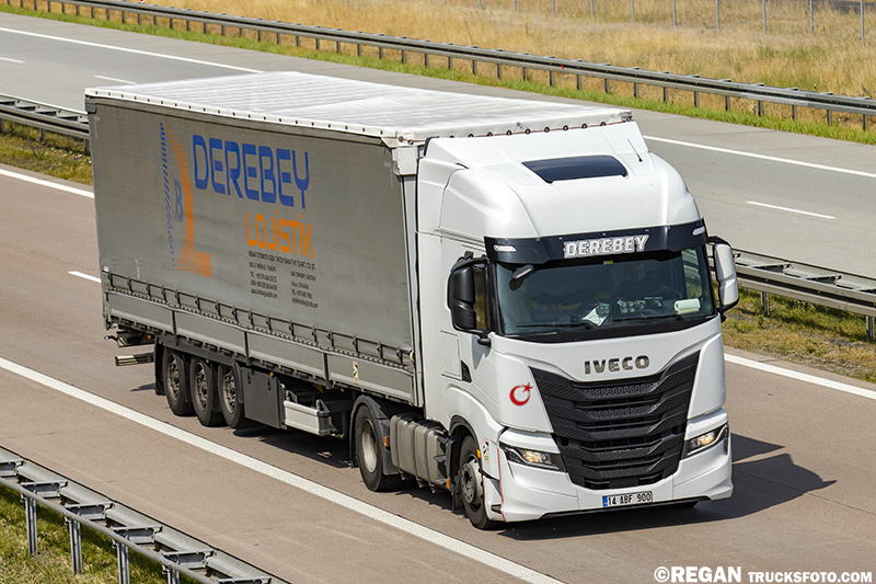 Iveco S-Way Derebey Lojistik.jpg