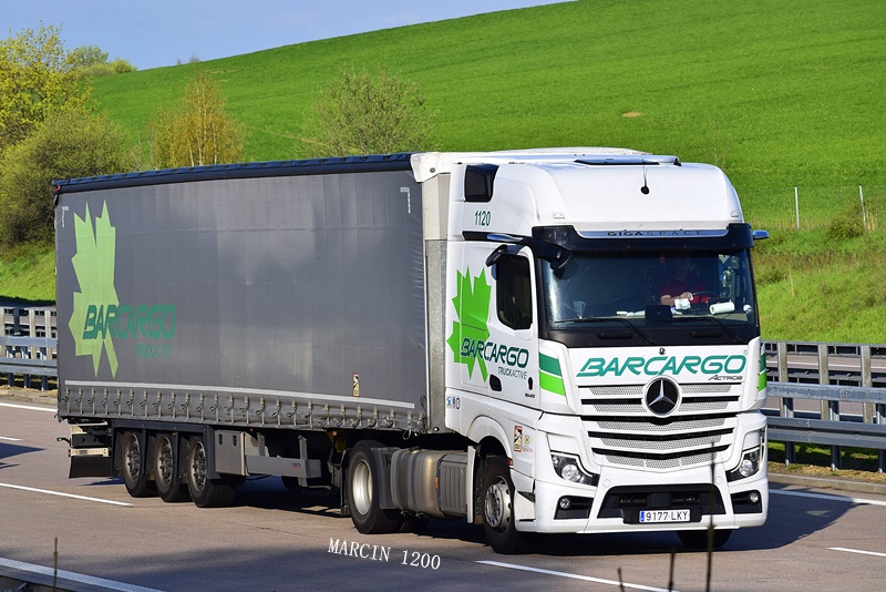 _DSC2770-crop-BARCARGO-Mercedes-Benz Actros MP5.JPG