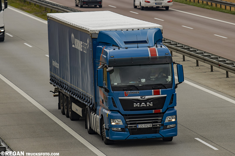 MAN TGX - Velthoven.jpg
