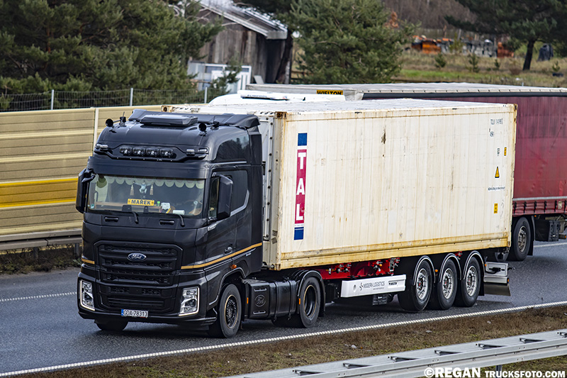 Ford F-Max Zapuszkowany.jpg