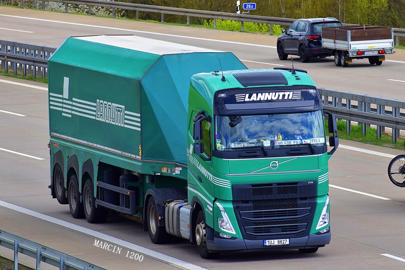 _DSC2057-crop-LANNUTTI-VOLVO FH V.JPG